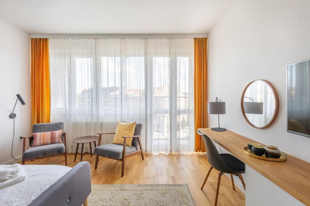 Apartment Cozy&stylish At The Eastern Railway St. W Balcony *